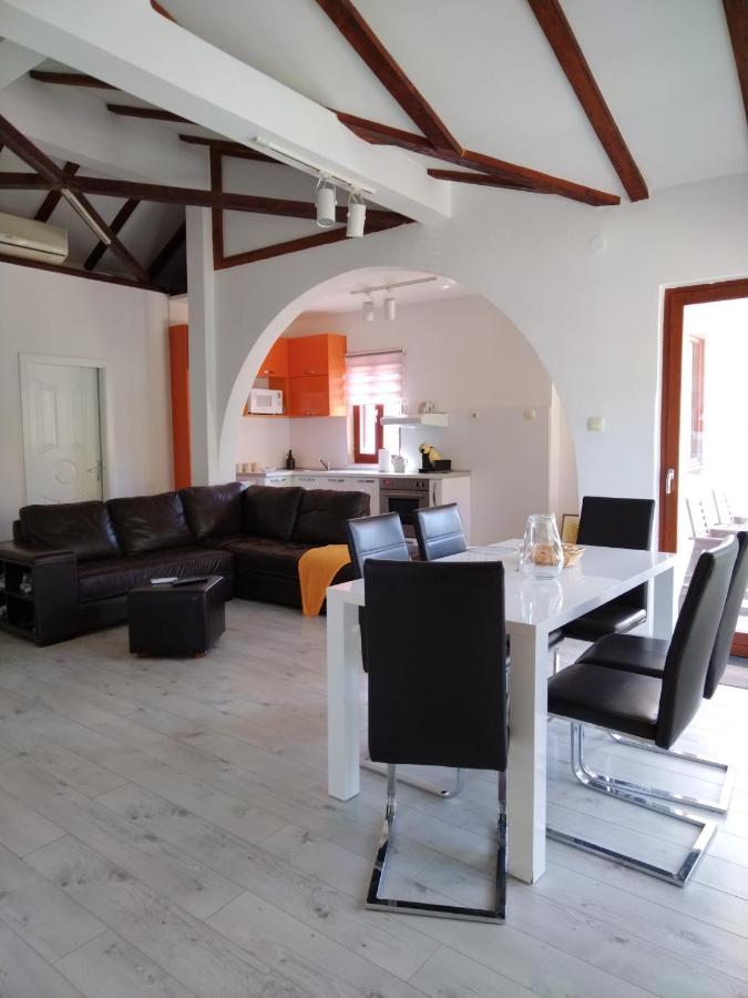Duplex Lazaro