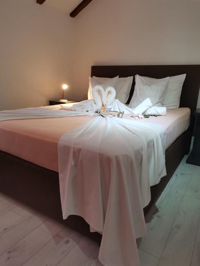 Duplex Lazaro Kotor